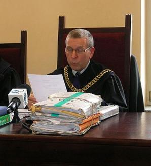 [VIDEO] Sędzia Agnieszka Połyniak poszła na urlop i nie wysłała uzasadnienia mając je na stole podczas odczytywania wyroku! Skazana Bożena Zalewska dostała wezwanie na roboty publiczne. Ale do Sądu Najwyższego nie może się odwołać przez brak uzasadnienia!