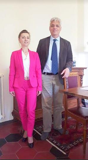 [VIDEO]  Alla donna polacca, un altra umigliazione! Ancora una volta da parte della  psicologa italiana e dal Presidente del Tribunale di Treviso. Arriva  un aiuto  dell'assistenza gratuita un noto avvocato italiano Andrea Coffari