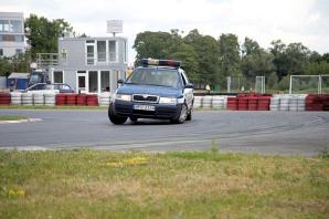 Kujawsko-pomorscy policjanci doskonalili technikę jazdy samochodem