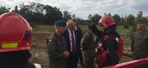 Pomorskie: Premier i minister Antoni Macierewicz u poszkodowanych po ostatniej nawałnicy