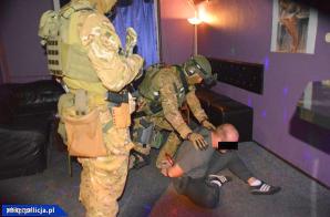 CBŚP rozbiło grupę przestępczą czerpiącą korzyści majątkowe z prostytucji kobiet