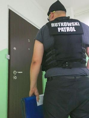 [VIDEO] Zaginięcie czy ucieczka przed wierzycielami i wielomilionowymi długami?  Ekipa Krzysztofa Rutkowskiego na tropie Pawła Ciechomskiego właściciela  firmy Grennbox z Torunia