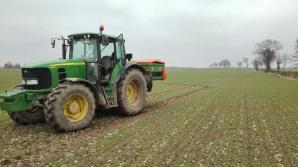 Kradną ciągniki w okolicach Słupska. Ludzie Rutkowskiego w akcji!