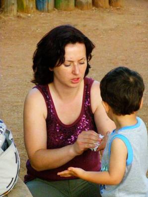 Krzysztof Rutkowski złożył na polskiej policji zawiadomienie o fałszywym oskarżeniu przez greckiego lekarza Joannisa D, O to, że miał uczestniczyć w wywiezieniu jego dziecka wraz z matką dziecka Anną Maksimowicz z terenu Grecji w 2009 roku!