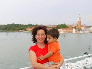 Krzysztof Rutkowski złożył na polskiej policji zawiadomienie o fałszywym oskarżeniu przez greckiego lekarza Joannisa D, O to, że miał uczestniczyć w wywiezieniu jego dziecka wraz z matką dziecka Anną Maksimowicz z terenu Grecji w 2009 roku!