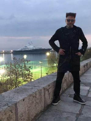 Krzysztof Rutkowski złożył na polskiej policji zawiadomienie o fałszywym oskarżeniu przez greckiego lekarza Joannisa D, O to, że miał uczestniczyć w wywiezieniu jego dziecka wraz z matką dziecka Anną Maksimowicz z terenu Grecji w 2009 roku!