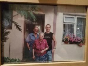 [VIDEO]Konferencja Rutkowskiego w piątek w Kołobrzegu dot. koszmaru wywołanego przez architekta o nazwisku Dariusz Ruta. Czy ukrywa swój majątek przed firmą Andes z Warszawy, której ma oddać 1,3 miliona złotych? Czy wspiera go słynny kołobrzeski deweloper?