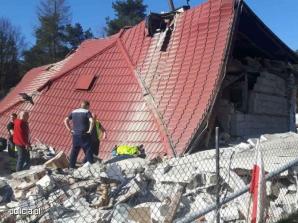 Zawalił się dom po wybuchu butli z gazem. Policjanci zabezpieczali ślady