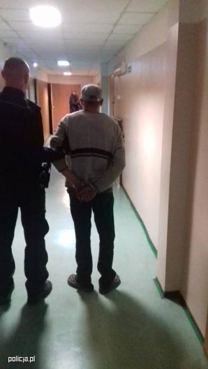 Dwóch mężczyzn zatrzymanych za upojenie alkoholem 2-latka