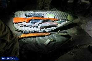 Rozbili grupę przestępczą – zabezpieczono nielegalnie wyroby akcyzowe i broń