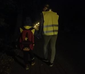 Jesień na drogach - jak wybrać odblaski