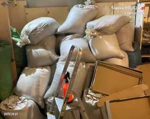 [VIDEO] Częstochowska policja zlikwidowała nielegalną fabrykę papierosów