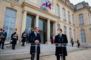 [VIDEO] O szczepionkach, energetyce jądrowej i biznesie premier Mateusz Morawiecki z Prexydentem Francji