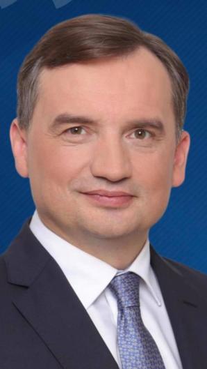 [VIDEO] Wyłudził 67 mln zł, do więzienia nie idzie, bo „jest biedny”, chory na zwolnieniu „i musi leżeć”. A Mercedesem podjechał do salonu BMW! Czy Prezesi dolnośląskich sądów, którzy dają się mu nabierać na te prostackie kłamstwa, podadzą się do dymisji?