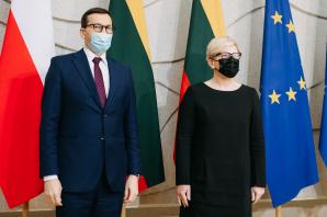 [VIDEO] Premier z wizytą na Litwie, Łotwie, Estonii: na granicy UE z Białorusią mamy do czynienia z wojną nowego typu, dlatego nasza odpowiedź powinna być solidarna. Musimy wyciągać wnioski z działań Rosji w Gruzji, na Krymie czy na Ukrainie