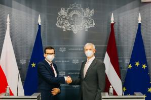 [VIDEO] Premier z wizytą na Litwie, Łotwie, Estonii: na granicy UE z Białorusią mamy do czynienia z wojną nowego typu, dlatego nasza odpowiedź powinna być solidarna. Musimy wyciągać wnioski z działań Rosji w Gruzji, na Krymie czy na Ukrainie