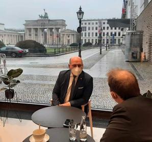 Wizyta wiceministra Szymona Szynkowskiego vel Sęka w Niemczech. Przedmiotem rozmów była przede wszystkim aktualna sytuacja zagrożenia atakiem Rosji na Ukrainę