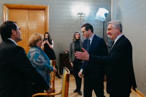Z Genewy przyjechał Wysoki Komisarz Organizacji Narodów Zjednoczonych ds. Uchodźców. W Warszawie rozmawiał z premierem Mateuszem Morawieckim