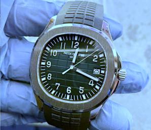 [VIDEO] Rutkowski odzyskał skradziony szwajcarski zegarek wart 92 000 $. Rok po kradzieży jest proces, Rutkowski zeznaje jako świadek!