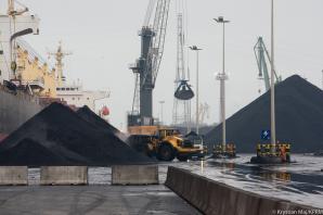 [VIDEO] Premier w Porcie Gdańskim o rządowych rozwiązaniach dla gmin i mieszkańców w kwestii dystrybucji węgla