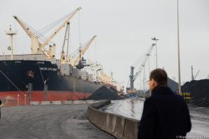 [VIDEO] Premier w Porcie Gdańskim o rządowych rozwiązaniach dla gmin i mieszkańców w kwestii dystrybucji węgla