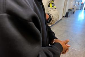 [VIDEO] Śląscy policjanci z wydziału do walki z przestępczością gospodarczą katowickiej komendy wojewódzkiej zatrzymali członków zorganizowanej grupy przestępczej zajmującej się oszustwami „nigeryjskimi