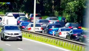 [VIDEO] Pijany jeździł hulajnogą po autostradzie A6