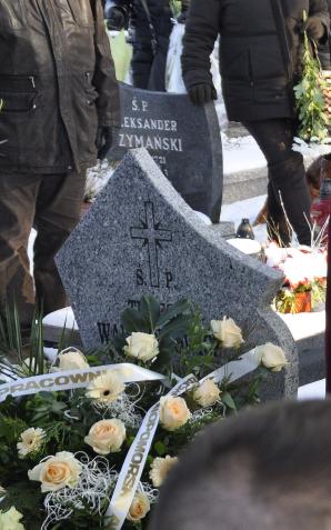 [VIDEO] Tłumy pożegnały Piotra Wawrzynowicza. Urna z prochami bestialsko zamordowanego studenta prawa spoczęła na cmentarzu w Świnoujściu