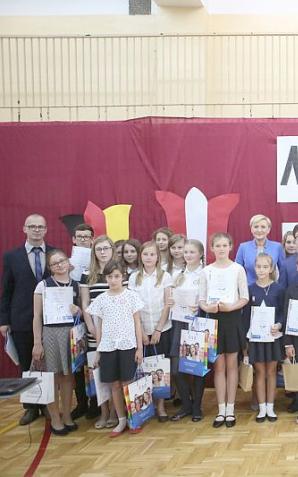 Pierwsza Dama wzięła udział w rozdaniu certyfikatów z języka niemieckiego KID 1