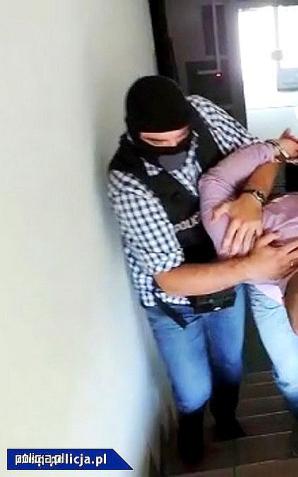 Policjanci udaremnili napad na kantor wymiany walut w Szamotułach