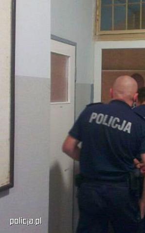 Zamordował swoją siostrę i zadzwonił na policję! 