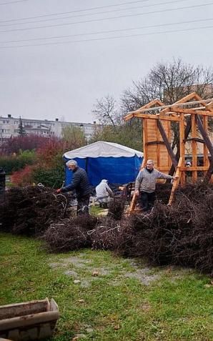 Siłownia, plac zabaw, strefa workoutu, nowe alejki i ławki, tężnia solankowa. Oto, jak zmienił się Park Podolski na łódzkim Widzewie