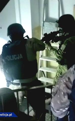 Potężne uderzenie w rynek dopalaczy, 15 osób aresztowanych