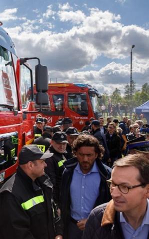 [VIDEO] Premier: Dziękuję strażakom za gotowość, czujność, odwagę i bohaterstwo