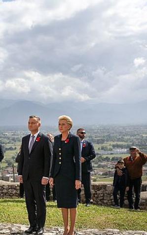 Para Prezydencka na obchodach 75. rocznicy bitwy o Monte Cassino