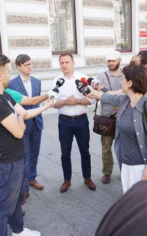 Ponad 450 nauczycieli gimnazjów straci pracę