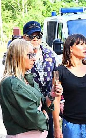 [VIDEO] Herszt grupy porywającej dzieci w Polsce Sebastian J. zakuty w kajdany i zatrzymany! Skuteczna akcja Kuratora Sądowego, Biura Rutkowski, Policji, Prokuratur, Sądów, Straży Pożarnej k. Koszalina. RUTKOWSKI: Trwają poszukiwania 2 dzieci!