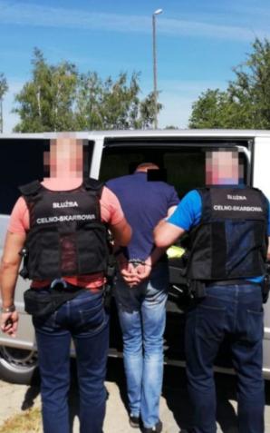 [VIDEO] Uderzenie w „mafię paliwową” - 3 podejrzanych o „zbrodnię fakturową”