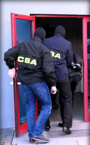 7 osób zatrzymanych za pranie brudnych pieniędzy