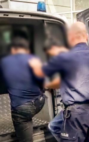 [VIDEO] Chciał przewieźć przez granicę pięcioro Wietnamczyków. Został zatrzymany przez lubuską Policję