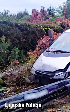 [VIDEO] Pościg zakończył na ogrodzeniu. Kierowca po narkotykach i bez uprawnień zatrzymany przez policjantów