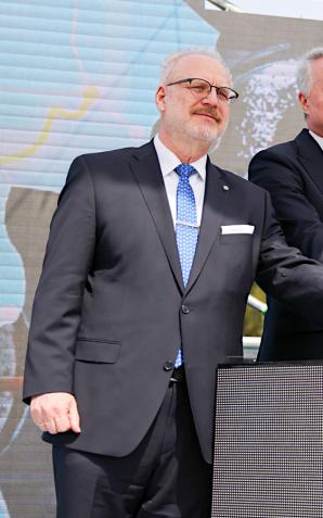 [VIDEO] Gazowy interkonektor Polska-Litwa otwarty. Konferencja prasowa Prezydentów Polski, Litwy, Łotwy oraz Komisarz UE ds. Energii 