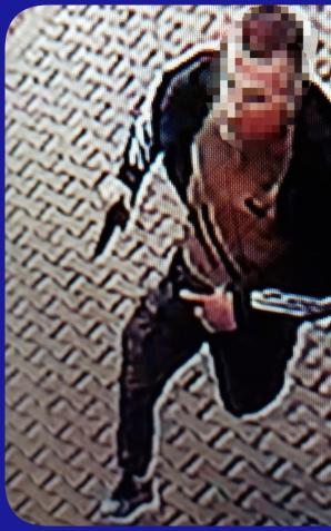 Wrocławscy policjanci zatrzymali mężczyznę, który posługując się przedmiotem łudząco przypominającym broń palną, sterroryzował pracownicę placówki handlowej