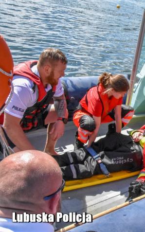 [VIDEO] Ćwiczyliśmy by jeszcze skuteczniej ratować ludzkie życie – policyjni wodniacy w akcji