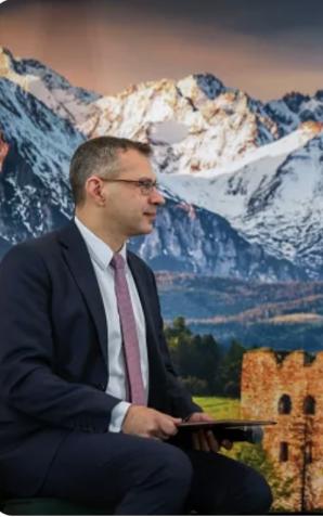 [VIDEO] IV Międzynarodowa Konferencja „Między informacją a dezinformacją” z udziałem Prezydenta Karola Nawrockiego