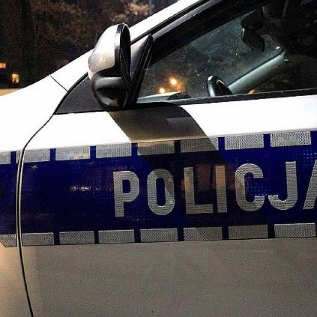 Policjanci pomogli rodzącej kobiecie. Użyli sygnałów kolumny uprzywilejowanej