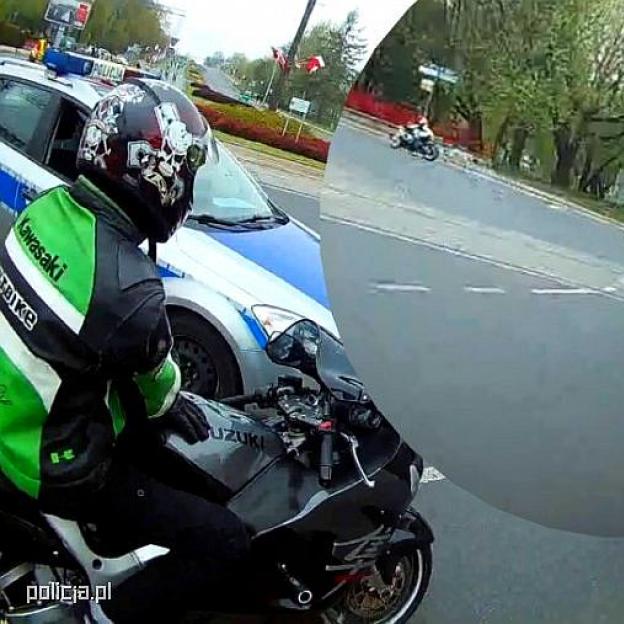 [VIDEO] Dąbrowa Górnicza: Poszukiwany motocyklista, który potrącił policjanta i uciekł