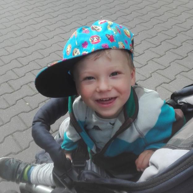 Antoś cierpi na wadę stóp nazywaną stopy końsko-szpotawe. Jedyną możliwością jest operacja. Jej termin wyznaczono na październik 2017 roku. Pomóżmy zebrać fundusze na jej realizację!