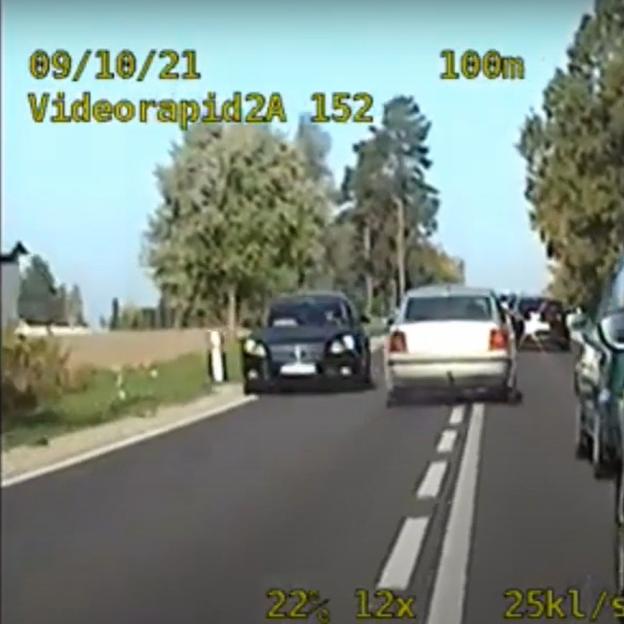 [VIDEO] Wyprzedzał na trzeciego - stracił prawo jazdy