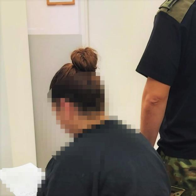 Byli w kontakcie z Rosjanami. Aktywiści zostawili kobietę na granicy w lesie . 